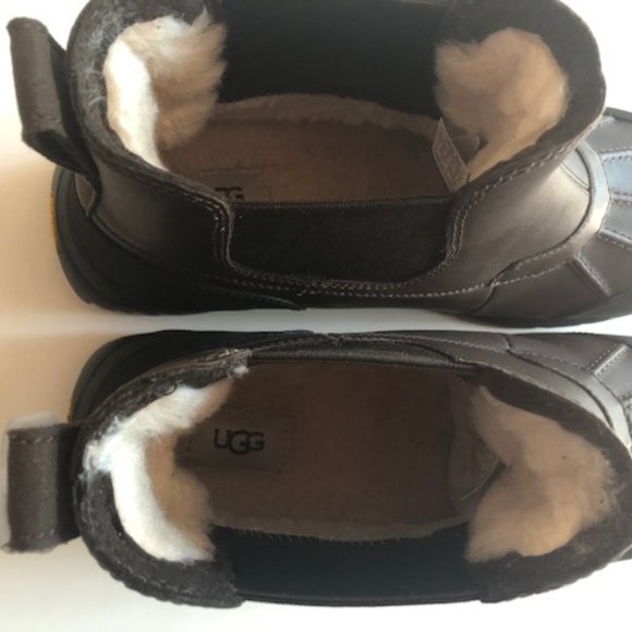 UGG Butte Chelsea waterproof fur leather boot. Cold weather boots. Size: 11, 12 - Picture 11 of 16